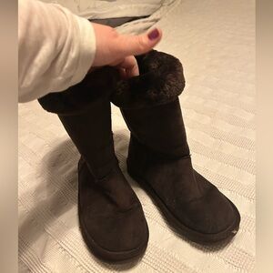 GUC UGG Brown boots